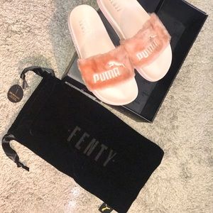 Fenty Puma Slides (Size 8.5) Condition is used